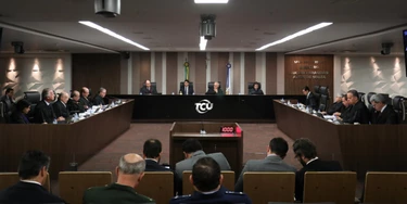 Análise técnica do Tribunal de Contas da União descobriu 'erros grosseiros' em contrato de mais de R$ 5 bilhões para a compra de blindados. É um prejuízo que não pode ser recuperado. Mas os ministros caminham para por panos quentes na história. Análise técnica do Tribunal de Contas da União descobriu 'erros grosseiros' em contrato de mais de R$ 5 bilhões para a compra de blindados. É um prejuízo que não pode ser recuperado. Mas os ministros caminham para por panos quentes na história.