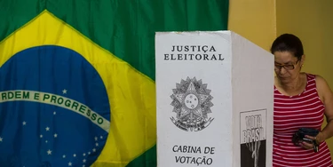 SAO BERNARDO DO CAMPO, BRAZIL - OCTOBER 26: A woman votes during the second round of elections on October 26, 2014 in Sao Bernardo do Campo, Brazil. Incumbent President Dilma Rousseff is competing against social democrat Aecio Neves for president. (Photo by Victor Moriyama/Getty Images) SAO BERNARDO DO CAMPO, BRAZIL - OCTOBER 26: A woman votes during the second round of elections on October 26, 2014 in Sao Bernardo do Campo, Brazil. Incumbent President Dilma Rousseff is competing against social democrat Aecio Neves for president. (Photo by Victor Moriyama/Getty Images)