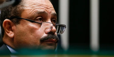 BRASÍLIA, DF, 17.05.2016: WALDIR-MARANHÃO - O presidente interino da Câmara dos Deputados, Waldir Maranhão (PP-MA), preside sessão na Casa, em Brasília (DF). Deputados de vários partidos foram a tribuna pedir a renúncia dele da presidência e o líder do DEM, deputado Pauderney Avelino (AM) estuda chamar uma questão de ordem pra declarar a vacância do cargo de presidente da casa. (Foto: Pedro Ladeira/Folhapress) BRASÍLIA, DF, 17.05.2016: WALDIR-MARANHÃO - O presidente interino da Câmara dos Deputados, Waldir Maranhão (PP-MA), preside sessão na Casa, em Brasília (DF). Deputados de vários partidos foram a tribuna pedir a renúncia dele da presidência e o líder do DEM, deputado Pauderney Avelino (AM) estuda chamar uma questão de ordem pra declarar a vacância do cargo de presidente da casa. (Foto: Pedro Ladeira/Folhapress)
