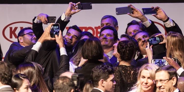 SÃO PAULO, SP, 06.12.2016: SERGIO-MORO - Henrique Meirelles, Geraldo Alckmin, Sérgio Moro, Aécio Neves e Michel Temer - Cerimônia de premiação ''Brasileiros do Ano'', da Revista ISTOÉ, que homenageia as personalidades que se destacaram em 2016, no Citibank Hall, na zona sul de São Paulo (SP). Serão onze homenageados nas seguintes categorias: Brasileiro do Ano, Justiça, Televisão, Esporte, Teatro, Gestão, Política, Moda, Comunicação, Música e Cultura. (Foto: Diego Padgurschi /Folhapress) SÃO PAULO, SP, 06.12.2016: SERGIO-MORO - Henrique Meirelles, Geraldo Alckmin, Sérgio Moro, Aécio Neves e Michel Temer - Cerimônia de premiação ''Brasileiros do Ano'', da Revista ISTOÉ, que homenageia as personalidades que se destacaram em 2016, no Citibank Hall, na zona sul de São Paulo (SP). Serão onze homenageados nas seguintes categorias: Brasileiro do Ano, Justiça, Televisão, Esporte, Teatro, Gestão, Política, Moda, Comunicação, Música e Cultura. (Foto: Diego Padgurschi /Folhapress)