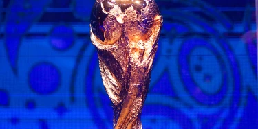 SÃO PAULO, SP, 26.03.2017: TROFÉU-CAMPEÕES - Troféu dos Campeões da Copa do Mundo FIFA 2018, que chegou ao Brasil e fica exposto no parque Villa-Lobos, na zona oeste de São Paulo. (Foto: Marcelo D. Sants/FramePhoto/Folhapress) SÃO PAULO, SP, 26.03.2017: TROFÉU-CAMPEÕES - Troféu dos Campeões da Copa do Mundo FIFA 2018, que chegou ao Brasil e fica exposto no parque Villa-Lobos, na zona oeste de São Paulo. (Foto: Marcelo D. Sants/FramePhoto/Folhapress)