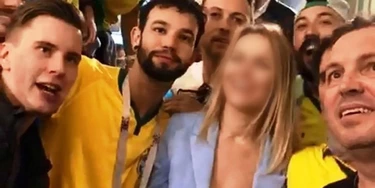 Coelho, de camiseta preta à direita: "Eu estava chegando naquela brincadeira e não conhecia ninguém ali". Coelho, de camiseta preta à direita: "Eu estava chegando naquela brincadeira e não conhecia ninguém ali".