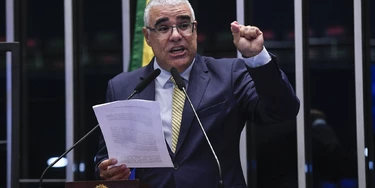 O senador Eduardo Girão, autor do Estatuto da Gestante, pediu o arquivamento do projeto.