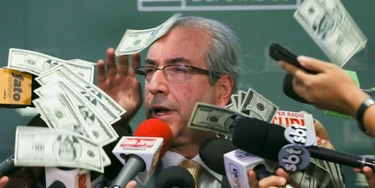 “Sim, somos corruptos”: Políticos admitem que é o dinheiro que manda em Brasília “Sim, somos corruptos”: Políticos admitem que é o dinheiro que manda em Brasília