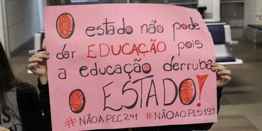 Primavera Secundarista pressiona, mas governo segue negando diálogo Primavera Secundarista pressiona, mas governo segue negando diálogo
