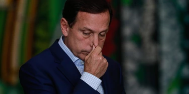 Doria diz que auxílio-merenda chega a todos que precisam. Estas 10 mães mostram que é mentira. Doria diz que auxílio-merenda chega a todos que precisam. Estas 10 mães mostram que é mentira.