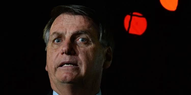 BRASILIA, BRAZIL - JUNE 05: President of Brazil Jair Bolsonaro speaks with press at Alvorada Palace on June 05, 2020 in Brasilia, Brazil. Brazil has over 614,000 confirmed positive cases of Coronavirus and OVER 34,000 deaths. (Photo by Andressa Anholete/Getty Images) BRASILIA, BRAZIL - JUNE 05: President of Brazil Jair Bolsonaro speaks with press at Alvorada Palace on June 05, 2020 in Brasilia, Brazil. Brazil has over 614,000 confirmed positive cases of Coronavirus and OVER 34,000 deaths. (Photo by Andressa Anholete/Getty Images)