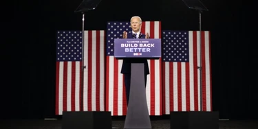 O candidato democrata à presidência, Joe Biden, fala no Chase Center em 14 de julho de 2020, na cidade de Wilmington, Delaware.