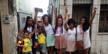 Nós, mulheres negras, podemos decidir essa eleição. Vocês precisam nos convencer. Nós, mulheres negras, podemos decidir essa eleição. Vocês precisam nos convencer.