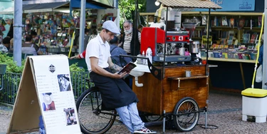 Prefeito ligado ao MBL estrangula a cultura de Porto Alegre e cobra aluguel de feira literária Prefeito ligado ao MBL estrangula a cultura de Porto Alegre e cobra aluguel de feira literária