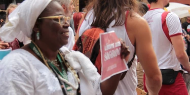 Religiosos lutam para libertar orixás da polícia Religiosos lutam para libertar orixás da polícia