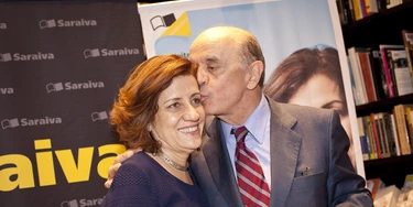 SAO PAULO, SP, BRASIL, 06-08-2015, 20h00: Miriam Leitao e Jose Serra, no lancamento do livro 'Historia do Futuro' de Miriam Leitao, na Livraria Saraiva do Shopping Higienopolis. (Foto: Ze Carlos Barretta/Folhapress MONICA BERGAMO) SAO PAULO, SP, BRASIL, 06-08-2015, 20h00: Miriam Leitao e Jose Serra, no lancamento do livro 'Historia do Futuro' de Miriam Leitao, na Livraria Saraiva do Shopping Higienopolis. (Foto: Ze Carlos Barretta/Folhapress MONICA BERGAMO)