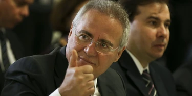 Brasília - O presidente do Senado, Renan Calheiros, e o presidente da Câmara, Rodrigo Maia, participam da Cerimônia de instalação do painel "Alumbramento", da artista plástica Marianne Peretti, no Salão Branco do Congresso Nacional (Marcelo Camargo/Agência Brasil) Brasília - O presidente do Senado, Renan Calheiros, e o presidente da Câmara, Rodrigo Maia, participam da Cerimônia de instalação do painel "Alumbramento", da artista plástica Marianne Peretti, no Salão Branco do Congresso Nacional (Marcelo Camargo/Agência Brasil)