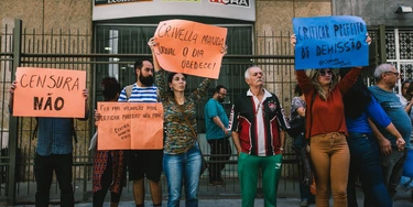 Marcelo Crivella pede demissão de jornalista: um grave atentado à democracia e à liberdade de imprensa