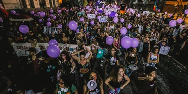 Mulheres latino-americanas vão às ruas, juntas, contra o feminicídio