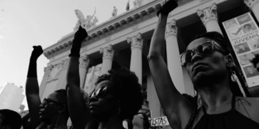 Mulheres participam de protesto contra a execução de Marielle Franco no Rio.