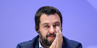 O ministro do Interior da Itália disse que os estudantes que protestam por melhoras no sistema educacional do país são “instrumentalizados” pela esquerda. Lembra Bolsonaro? Não por acaso. O ministro do Interior da Itália disse que os estudantes que protestam por melhoras no sistema educacional do país são “instrumentalizados” pela esquerda. Lembra Bolsonaro? Não por acaso.