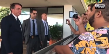 Canal que pagou apoiador fake de Bolsonaro recebeu grana pública no YouTube durante a pandemia Canal que pagou apoiador fake de Bolsonaro recebeu grana pública no YouTube durante a pandemia