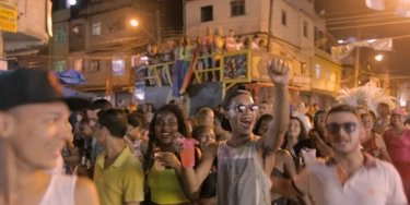 Parada no Complexo da Maré é uma das ilhas de resistência contra a “epidemia” de LGBTfobia Parada no Complexo da Maré é uma das ilhas de resistência contra a “epidemia” de LGBTfobia