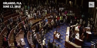 O ritual do silêncio na era dos tiroteios em massa O ritual do silêncio na era dos tiroteios em massa