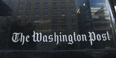 Washington Post pede ação legal contra sua fonte, Edward Snowden, após aceitar prêmio por reportagem