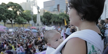 Mulheres marcham contra a PEC que proíbe aborto Mulheres marcham contra a PEC que proíbe aborto