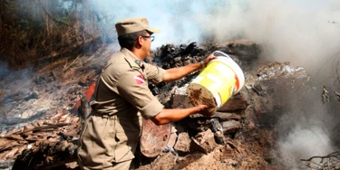 Bombeiros contém incêndio em Alter do Chão em outubro de 2019. Bombeiros contém incêndio em Alter do Chão em outubro de 2019.