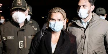 Ex-presidente é presa após ser encontrada em cama box. O que está acontecendo na Bolívia? Ex-presidente é presa após ser encontrada em cama box. O que está acontecendo na Bolívia?