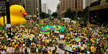 MBL e Vem Pra Rua convocam população para mais uma farsa MBL e Vem Pra Rua convocam população para mais uma farsa