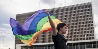 MEC corta homofobia da lista de preconceitos que devem ser combatidos na educação