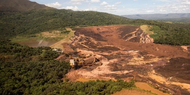 BRUMADINHO, MG, 25.01.2019: BARRAGEM-MG - Uma barragem da mineradora Vale rompeu a manh?£ desta sexta-feira (25) em Brumadinho, cidade da Grande Belo Horizonte. Rompimento foi na altura do km 50 da rodovia MG-040. N?£o h?° informa?ß?µes sobre feridos. (Foto:  Moises Silva/O Tempo/Folhapress) BRUMADINHO, MG, 25.01.2019: BARRAGEM-MG - Uma barragem da mineradora Vale rompeu a manh?£ desta sexta-feira (25) em Brumadinho, cidade da Grande Belo Horizonte. Rompimento foi na altura do km 50 da rodovia MG-040. N?£o h?° informa?ß?µes sobre feridos. (Foto:  Moises Silva/O Tempo/Folhapress)