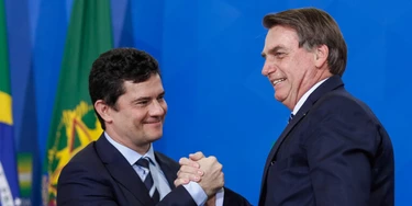 O casamento por conveniência de Bolsonaro e Lava Jato: combate à corrupção era fachada O casamento por conveniência de Bolsonaro e Lava Jato: combate à corrupção era fachada