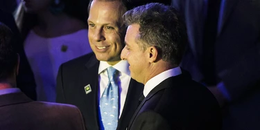 João Doria e Luciano Huck - Cerimônia das premiações ''Os Brasileiros do Ano 2017'' e ''Os Empreendedores do Ano 2017'', das revistas ISTOÉ e ISTOÉ Dinheiro (Editoria Três), realizado no Tom Brasil, na zona sul de São Paulo (SP), na noite desta terça-feira (05). João Doria e Luciano Huck - Cerimônia das premiações ''Os Brasileiros do Ano 2017'' e ''Os Empreendedores do Ano 2017'', das revistas ISTOÉ e ISTOÉ Dinheiro (Editoria Três), realizado no Tom Brasil, na zona sul de São Paulo (SP), na noite desta terça-feira (05).