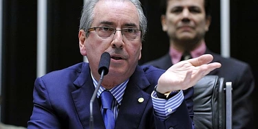 Até preso, Eduardo Cunha é um dos beneficiados pelo pacote de bondades de Temer Até preso, Eduardo Cunha é um dos beneficiados pelo pacote de bondades de Temer