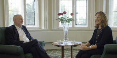 Video: Naomi Klein e Jeremy Corbyn debatem o mundo que queremos