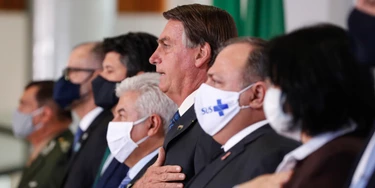 (Brasília - DF, 14/10/2020) Presidente da República, Jair Bolsonaro durante execução do Hino Nacional Brasileiro.Foto: Alan Santos/PR