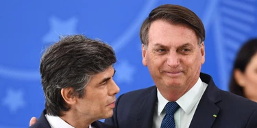 Troca de Mandetta por Teich mostra que Bolsonaro não quer combater o coronavírus, mas garantir reeleição Troca de Mandetta por Teich mostra que Bolsonaro não quer combater o coronavírus, mas garantir reeleição
