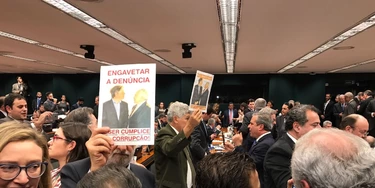 Manobras do governo reverteram pelo menos sete votos para Temer Manobras do governo reverteram pelo menos sete votos para Temer