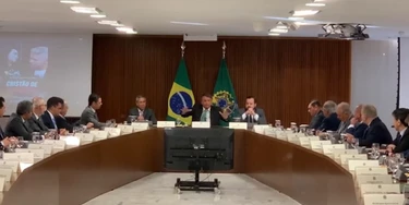 'Como um fodido como eu ganha a eleição?': Jair Bolsonaro confessa golpe em reunião com ministros 'Como um fodido como eu ganha a eleição?': Jair Bolsonaro confessa golpe em reunião com ministros