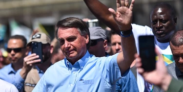 Bolsonaro tenta última cartada em manifestação, mas pode sair de lá preso em flagrante Bolsonaro tenta última cartada em manifestação, mas pode sair de lá preso em flagrante
