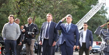 SÃO PAULO, SP, 02.06.2023, O ex-presidente Jair Bolsonaro e o Governador Tarcísio de Freitas durante a solenidade de Entrega de Espadas à Turma de Aspirantes 2023 da Academia da Polícia Militar do Barro Branco, neste dia 2 de junho, na zona norte de São Paulo. (Foto: Oslaim Brito/Thenews2/Folhapress) SÃO PAULO, SP, 02.06.2023, O ex-presidente Jair Bolsonaro e o Governador Tarcísio de Freitas durante a solenidade de Entrega de Espadas à Turma de Aspirantes 2023 da Academia da Polícia Militar do Barro Branco, neste dia 2 de junho, na zona norte de São Paulo. (Foto: Oslaim Brito/Thenews2/Folhapress)