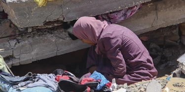 Palestinos após mais um ataque de Israel em Gaza. Palestinos após mais um ataque de Israel em Gaza.
