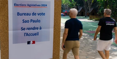 Pessoas votam para as eleições da França em São Paulo. Foto: Vincent Bosson /Folhapress Pessoas votam para as eleições da França em São Paulo. Foto: Vincent Bosson /Folhapress
