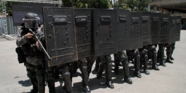 Cena do documentário que mostra a banalização da violência policial. Foto: Divulgação Cena do documentário que mostra a banalização da violência policial. Foto: Divulgação