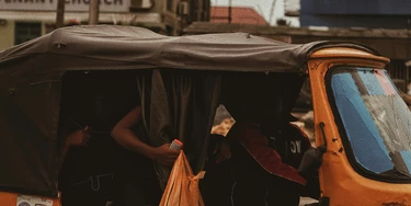 Protestos na Nigéria: um país rico em petróleo, pobre em combustível Protestos na Nigéria: um país rico em petróleo, pobre em combustível