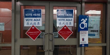 NOVA YORK, EUA, 02.11.2024 - ELEICOES-EUA - Pessoas sai=o vistas votando presencialmente para a eleição geral a presidencia dos Estados Unidos de 2024 na cidade de Nova York.(Foto: Vanessa Carvalho/Brazil Photo Press/Folhapress) NOVA YORK, EUA, 02.11.2024 - ELEICOES-EUA - Pessoas sai=o vistas votando presencialmente para a eleição geral a presidencia dos Estados Unidos de 2024 na cidade de Nova York.(Foto: Vanessa Carvalho/Brazil Photo Press/Folhapress)