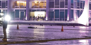 Atentado a bomba ocorreu no dia 13 de novembro na Praça dos Três Poderes, em Brasília (Foto: Bruno Peres/Agência Brasil) Atentado a bomba ocorreu no dia 13 de novembro na Praça dos Três Poderes, em Brasília (Foto: Bruno Peres/Agência Brasil)