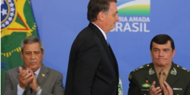 Forças armadas viraram fábrica de terroristas – e é preciso aniquilar o golpismo Forças armadas viraram fábrica de terroristas – e é preciso aniquilar o golpismo