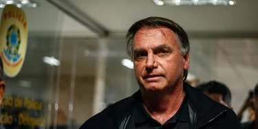 Ex-presidente Jair Bolsonaro se reuniu, na terça-feira, 18, com senadores em articulação para definir próximos passos da oposição (Foto: Gabriela Biló/Folhapress) Ex-presidente Jair Bolsonaro se reuniu, na terça-feira, 18, com senadores em articulação para definir próximos passos da oposição (Foto: Gabriela Biló/Folhapress)