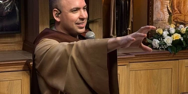 Falas polêmicas de Frei Gilson, sacerdote da Ordem dos Carmelitas Mensageiros do Espírito Santo, viralizaram nas redes (Crédito: Facebook/Reprodução) Falas polêmicas de Frei Gilson, sacerdote da Ordem dos Carmelitas Mensageiros do Espírito Santo, viralizaram nas redes (Crédito: Facebook/Reprodução)